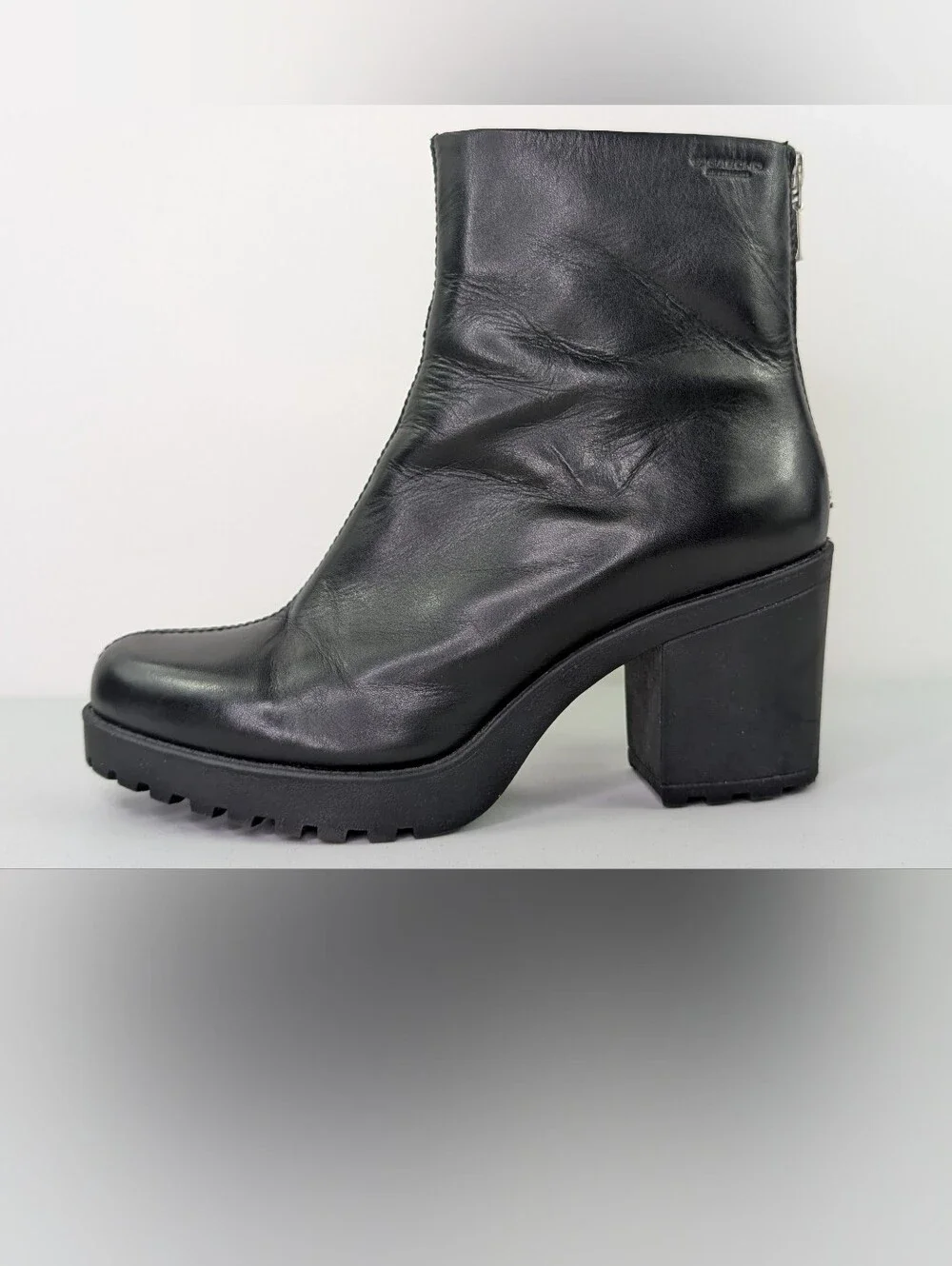 Vagabond Grace Boot Size 39 US 8 Black Leather Chunky Bootie Block Heel Side Zip